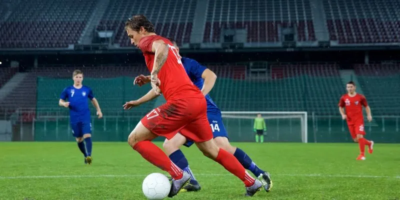 Hàng tiền vệ có vai trò đặc biệt