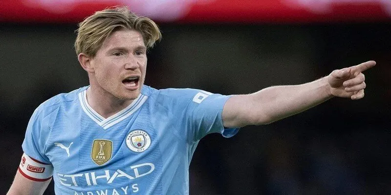 Kevin De Bruyne nằm trong top 10 tiền vệ cánh trái hay nhất