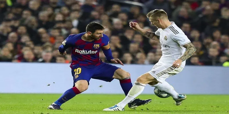 Siêu sao người Argentina Lionel Messi xứng đáng là tiền đạo xuất sắc nhất